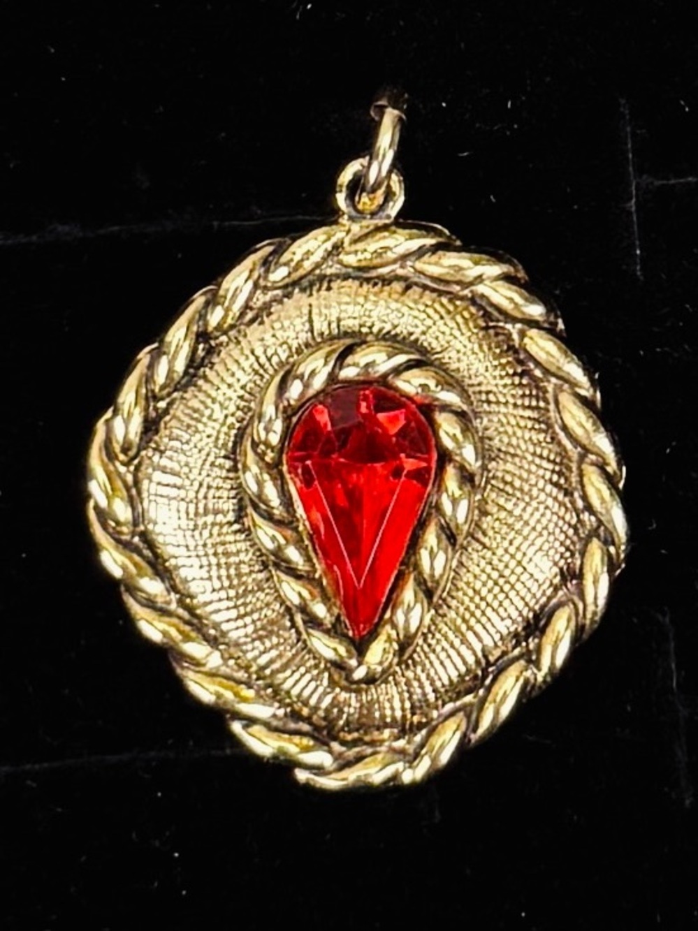 Vintage aged goldtone red accent, weighted pendant + free cord necklace